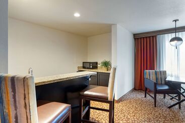 فندق Best Western Plus Mill Creek Inn