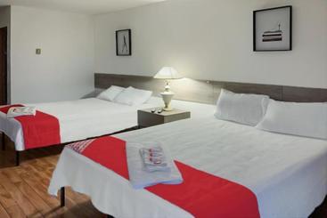 בית מלון כפרי Penticton Granada Inn