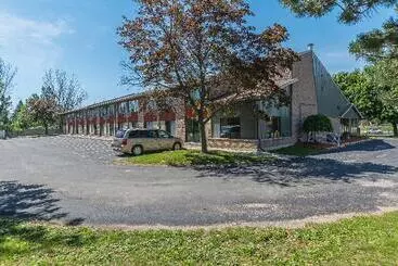 فندق Ramada By Wyndham Kingston