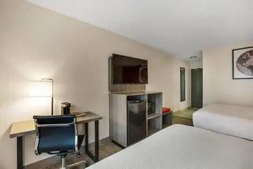 هتل Ramada By Wyndham Kingston