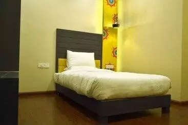 Отель Asansol International