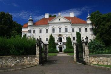 Отель Telekidegenfeld Kastélyszálló