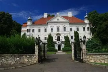 Hotell Telekidegenfeld Kastélyszálló