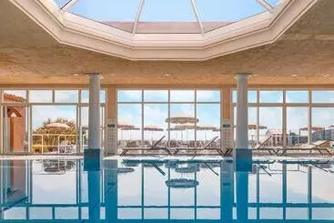 هتل Ibis Thalassa Hyeres Plage