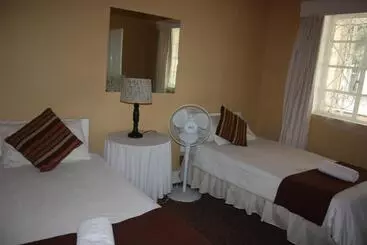 Hotel Karoopark Guest House