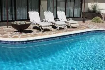 בית מלון כפרי Karoopark Guest House