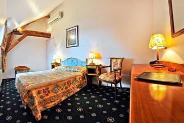 هتل Le Grand Monarque