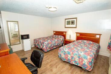 فندق Coach House Inn