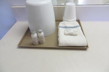 فندق Four Corners Inn