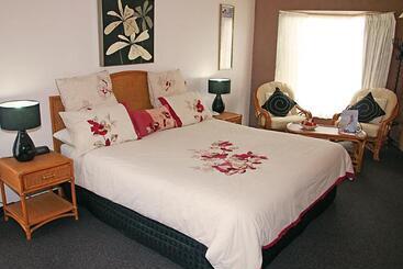 호텔 Sapphire Waters Motor Inn