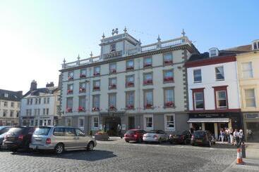 Cross Keys Hotel, Kelso