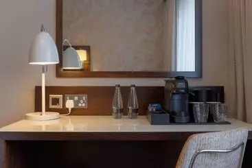 Отель Doubletree By Hilton London Heathrow Airport