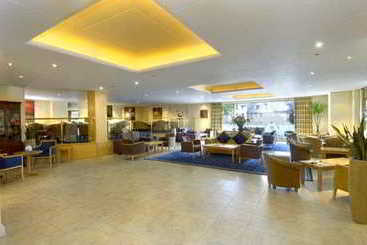 בית מלון כפרי Premier Inn Bournemouth West Cliff