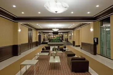 Отель Armon Plaza Montreal Airpt, Trademark Collection By Wyndham