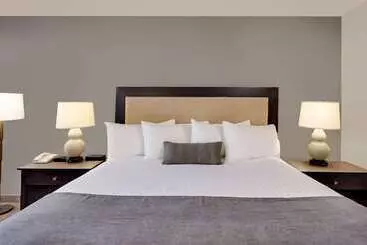 Hotel Ramada By Wyndham Kamloops