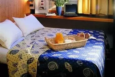 Отель Hôtel Stars Rouen