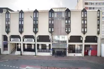 Отель Kyriad Paris Est  Bois De Vincennes