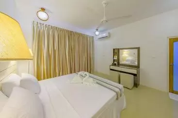 پانسیون Aadan Beach House