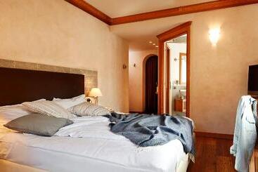 בית מלון כפרי Rezia