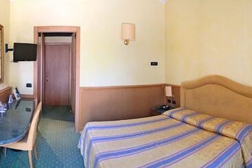 מוטל Airport Hotel Malpensa