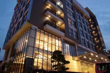 בית מלון כפרי Swissbelinn Gajah Mada Medan