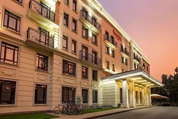 Ramada Hotel & Suites By Wyndham Novosibirsk Zhukovka