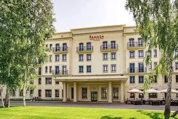 Ramada Hotel & Suites By Wyndham Novosibirsk Zhukovka