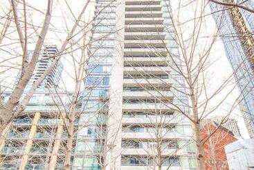 Otel Sarkar Suites   Yorkville