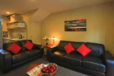 Отель Queenstown Gateway Apartments