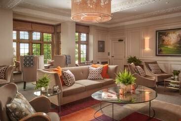 בית מלון כפרי Foxhill Manor – Adults Only