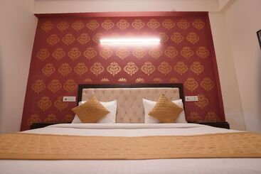 Hotel Tourist Palace