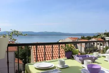 ツーリストアパートメント Apartments Valentina