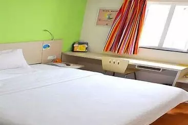 Hotel 7 Days Inn