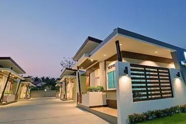 Hotel The Rich Resort