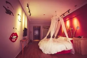 Zhangjiajie Interval Time Travel Inn