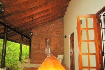 Ceylon Hostel   Colombo Int Airport