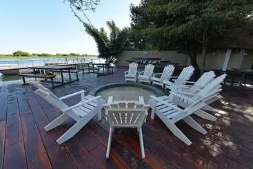 Hotel Zambezi Mubala Camp