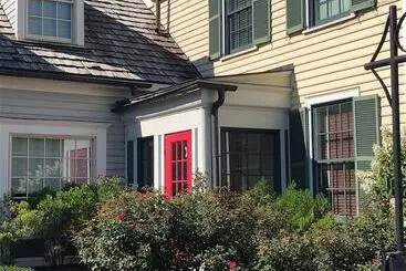 ツーリストアパートメント Howard's Creek Inn