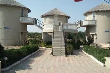 Hotel Hiriz Gorewali Resort