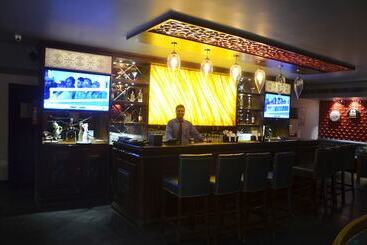 בית מלון כפרי Milan Palace