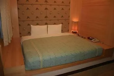 Hotel Warm Life