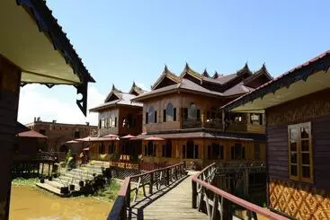 هتل Ann Heritage Lodge