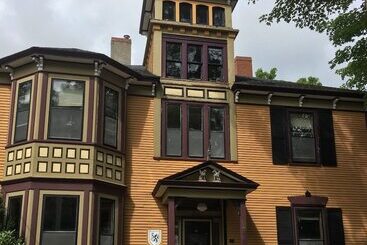 צימר Carlisle House Inn