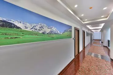 Hotel Golden Leaf Kashmir