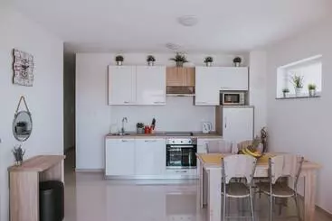 آپارتمان‌های توریست‌ها Poolside Hideout Apartments