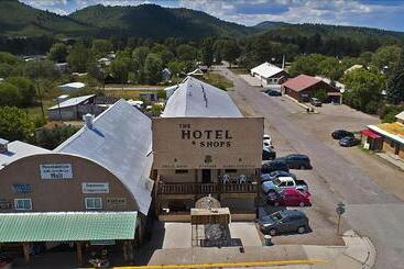 منتجع The Chama & Shops