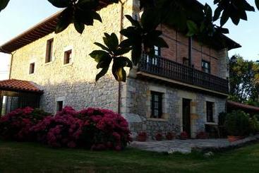 مبيت وإفطار Posada San Tirso