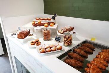 Хостел Youmami Suite Hotel Wellness&spa