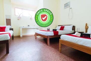 פנסיון Reddoorz @ Bm Road