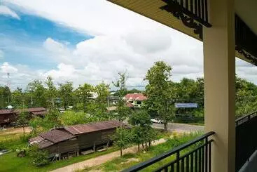 Hotel Saksuksmile Resort